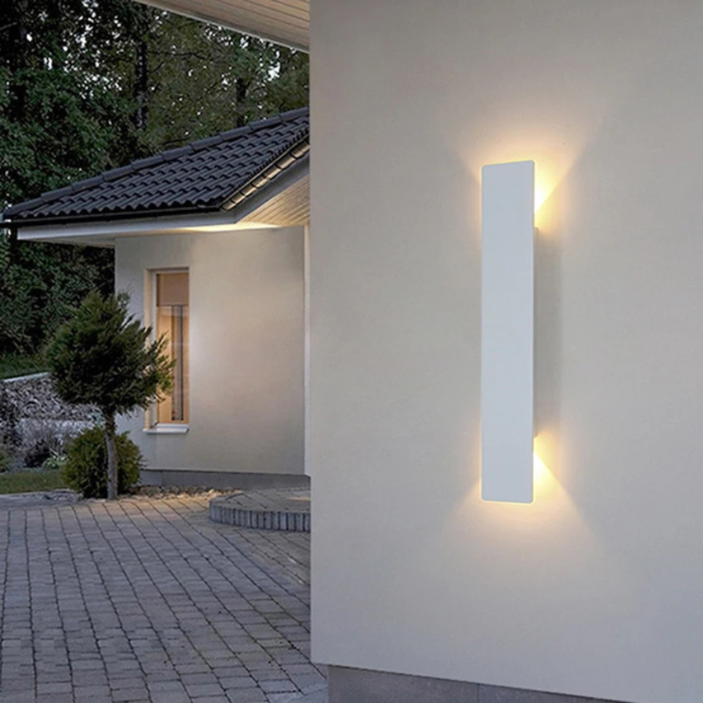 LIGHTS & BRIGHTS | Outdoor Aluminium LED Wall Light – Up/Down, Patio & Entryway