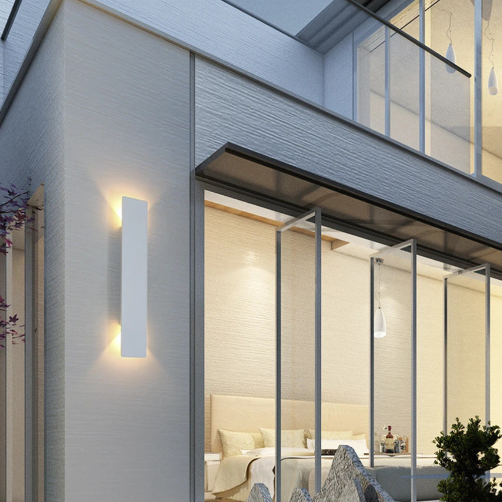 LIGHTS & BRIGHTS | Outdoor Aluminium LED Wall Light – Up/Down, Patio & Entryway