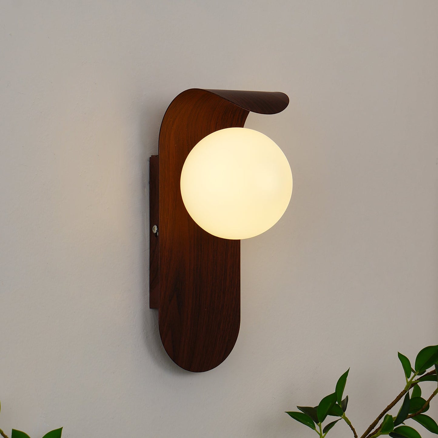 Lights & Brights Modern Timber Globe Wall Lamp – Metal & Glass