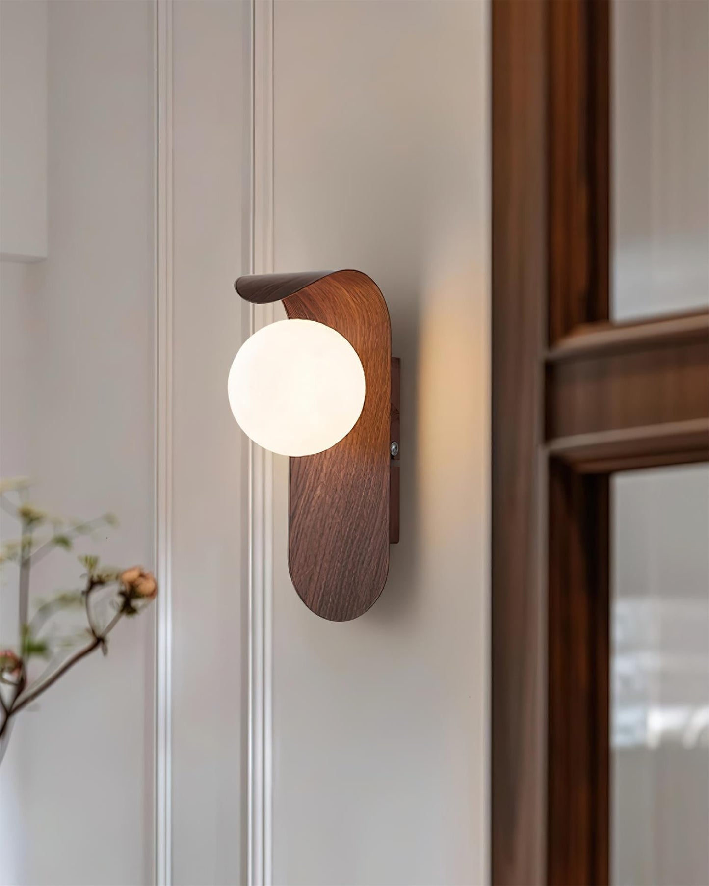 Lights & Brights Modern Timber Globe Wall Lamp – Metal & Glass