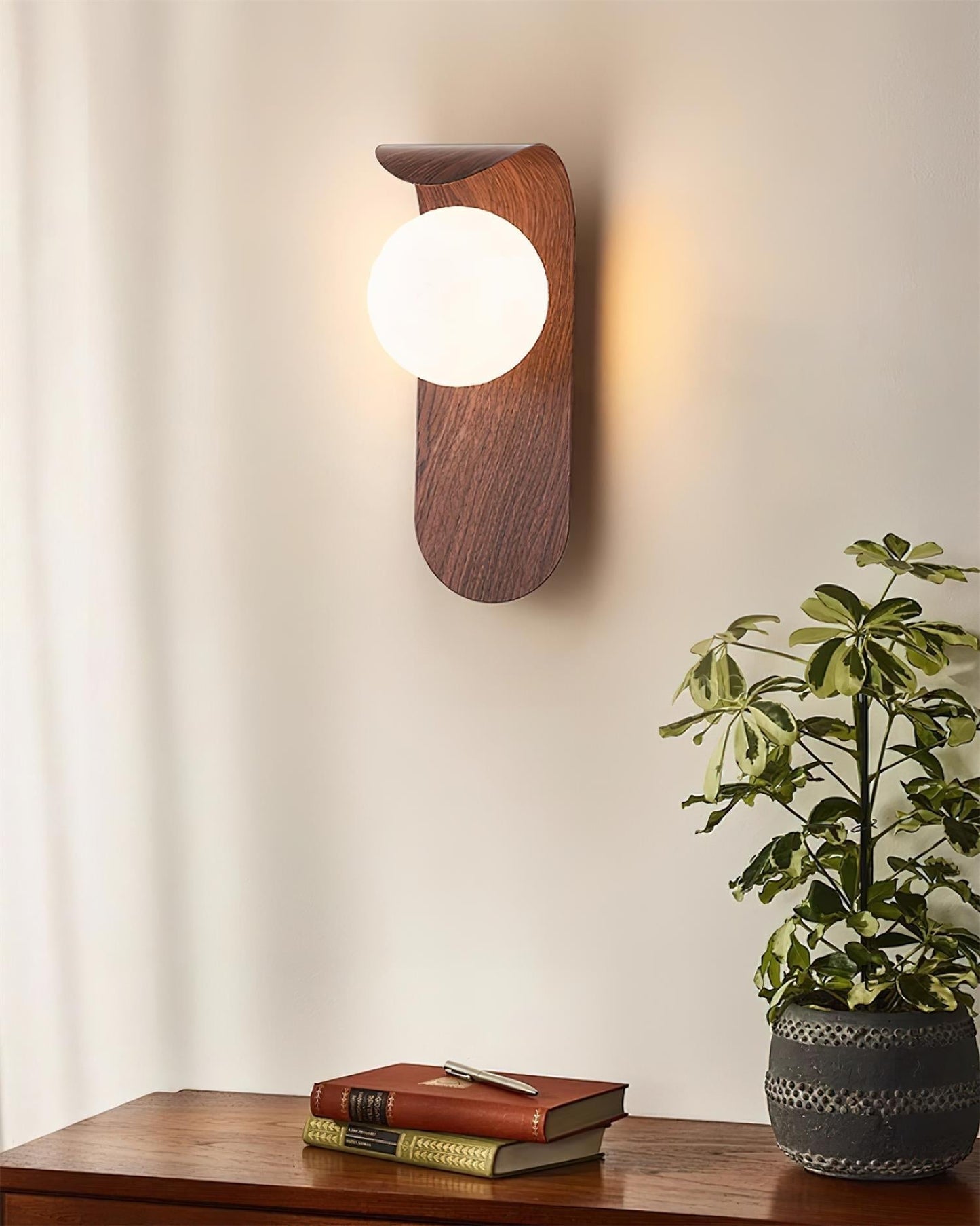 Lights & Brights Modern Timber Globe Wall Lamp – Metal & Glass