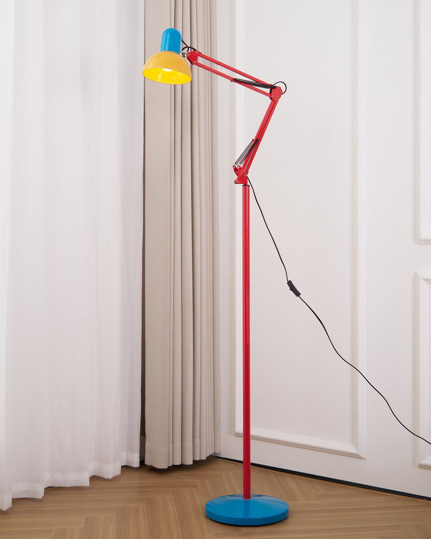 Lights & Brights Modern Adjustable Neck LED Floor Lamp – Metal