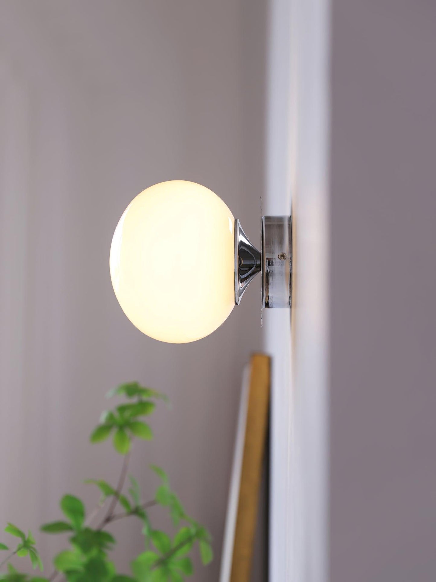 Lights & Brights Bauhaus Colored Glass Wall Light – Metal & Glass