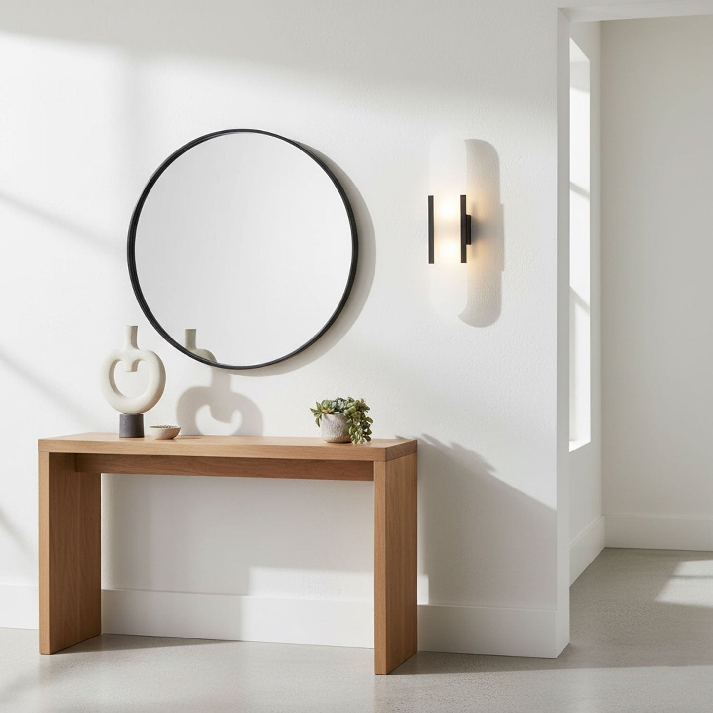 Lights & Brights Vertical Alabaster Stone Wall Sconce – Metal & Stone