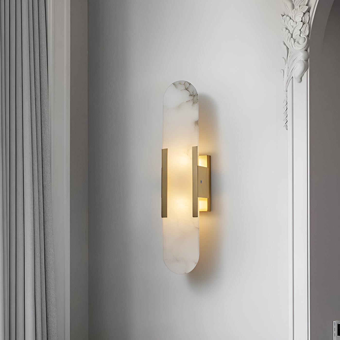 Lights & Brights Vertical Alabaster Stone Wall Sconce – Metal & Stone