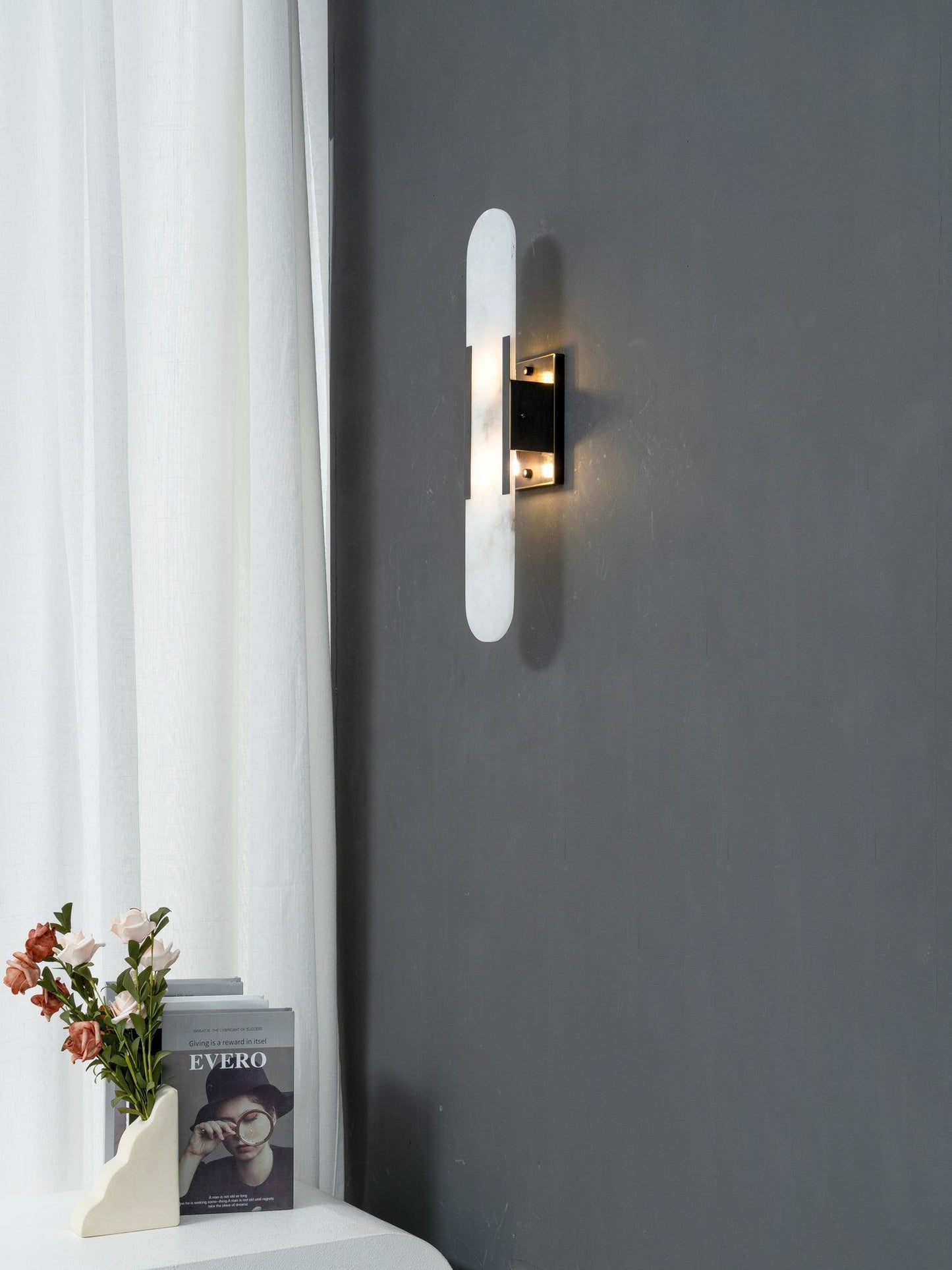 Lights & Brights Vertical Alabaster Stone Wall Sconce – Metal & Stone