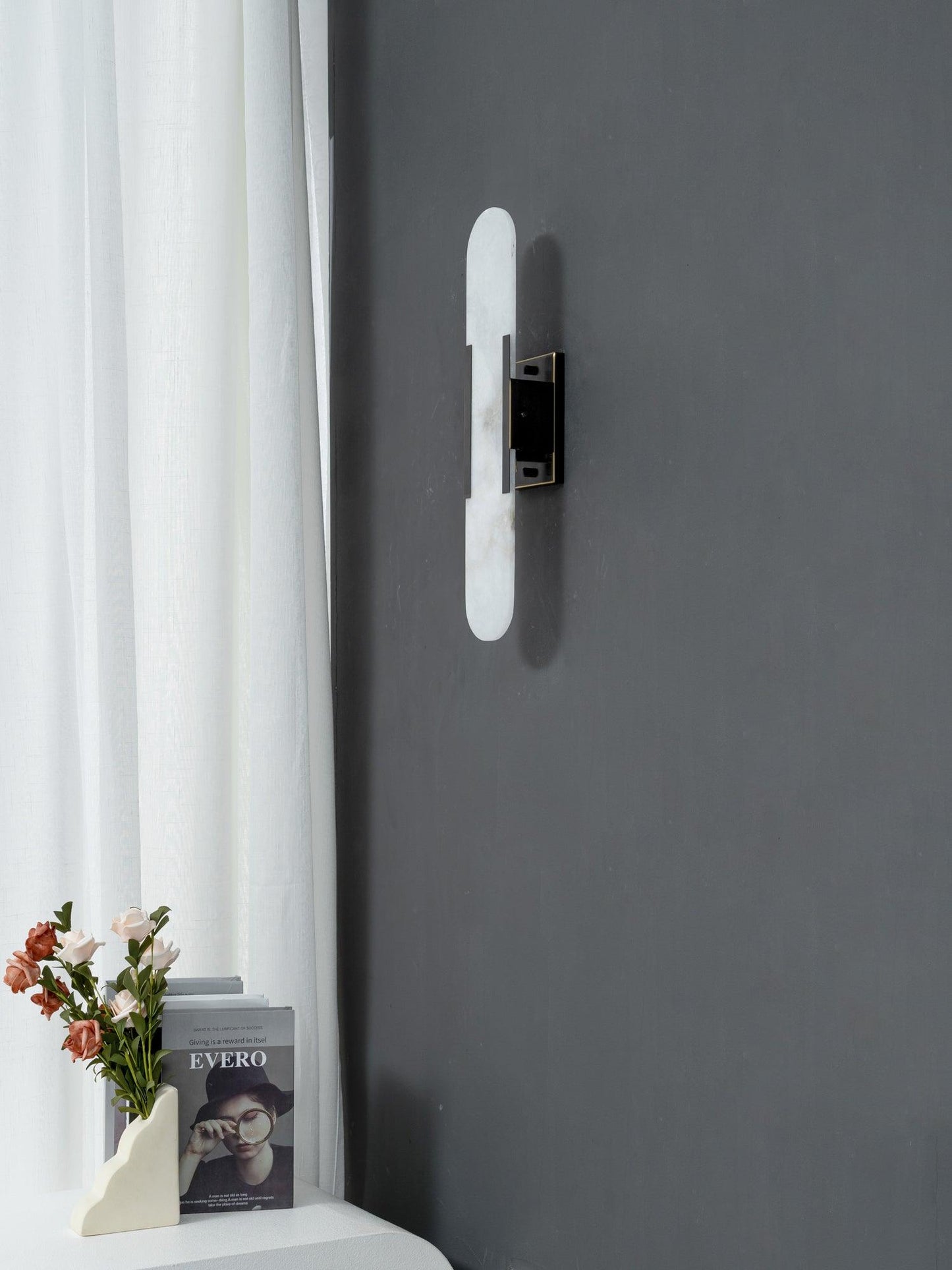 Lights & Brights Vertical Alabaster Stone Wall Sconce – Metal & Stone