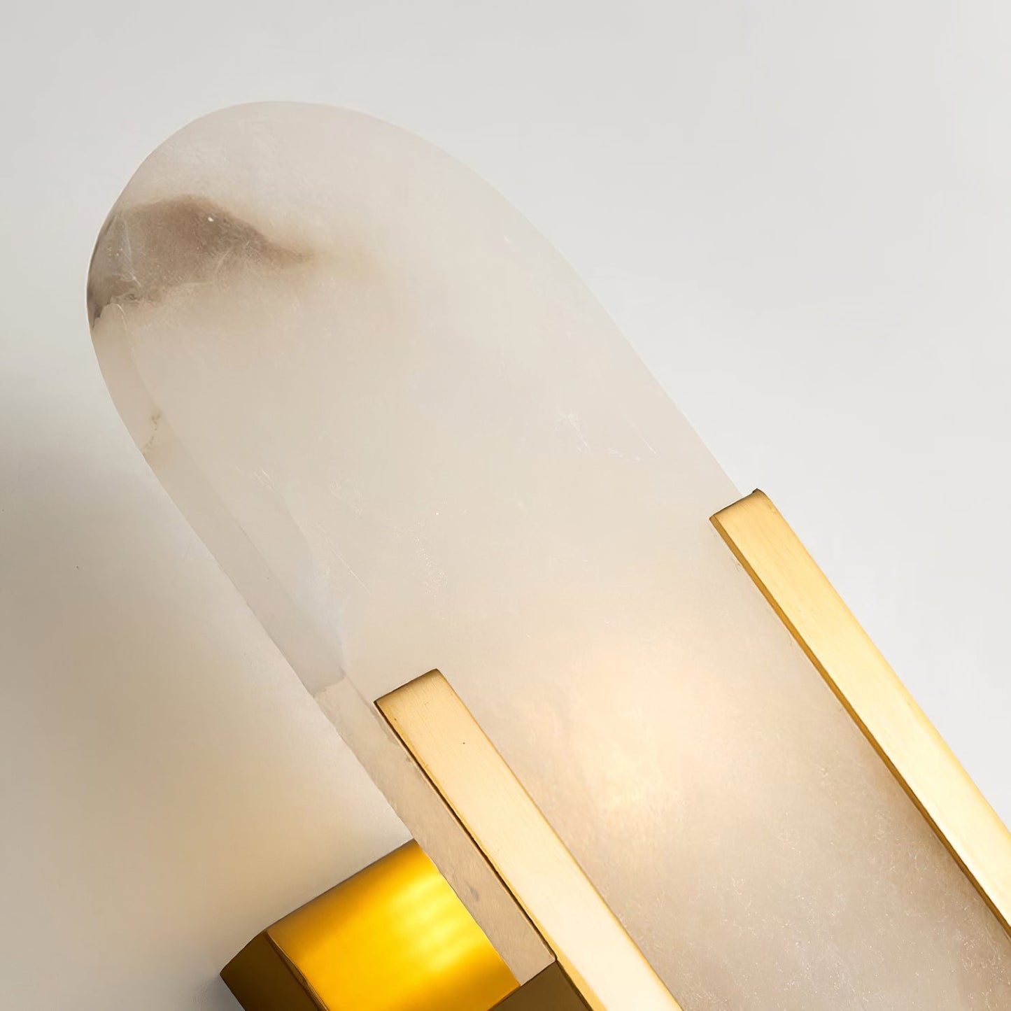 Lights & Brights Vertical Alabaster Stone Wall Sconce – Metal & Stone