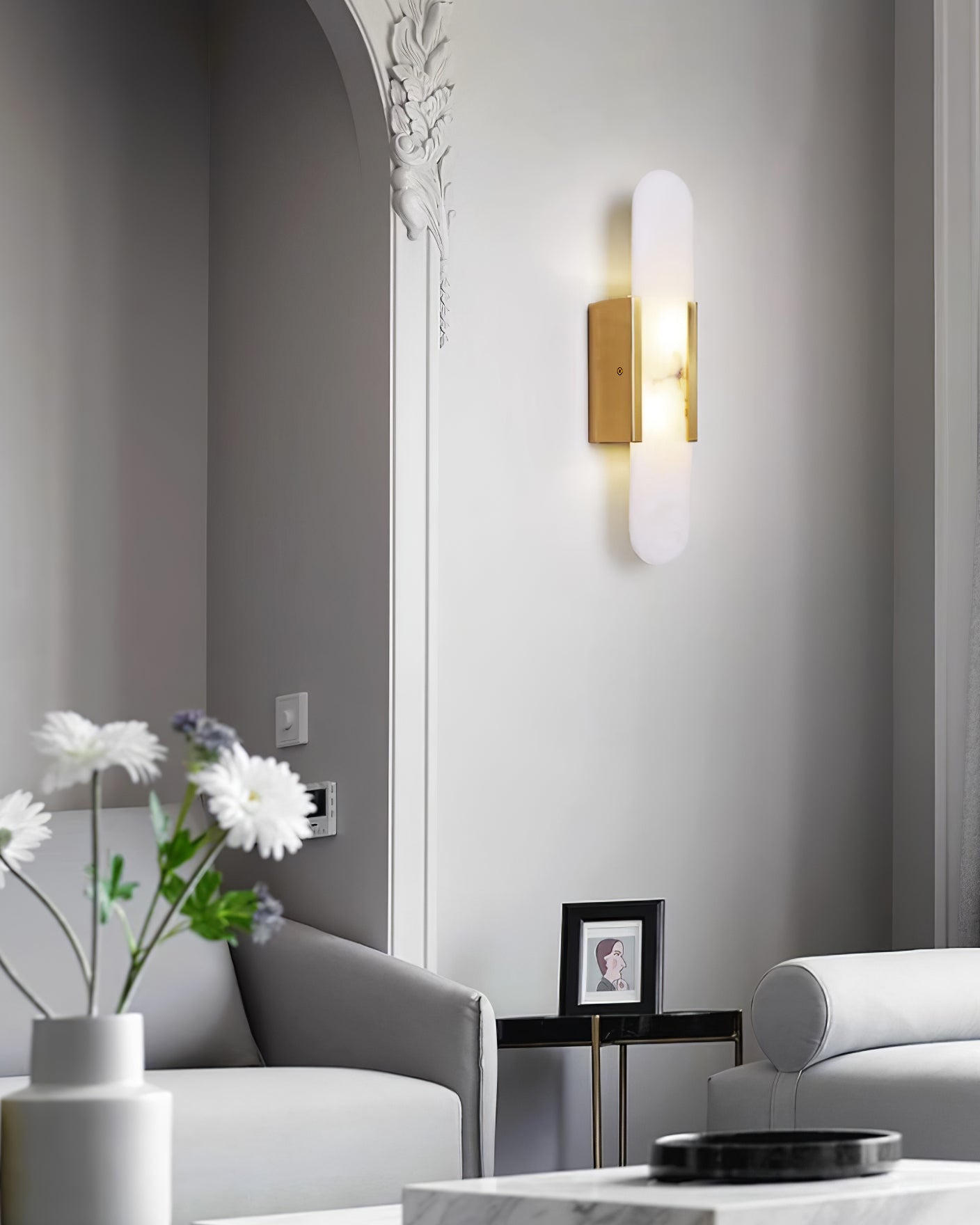 Lights & Brights Vertical Alabaster Stone Wall Sconce – Metal & Stone